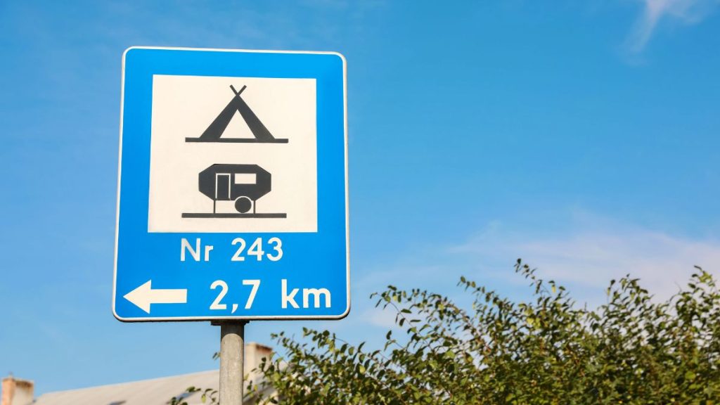 Aankomst camping caravan